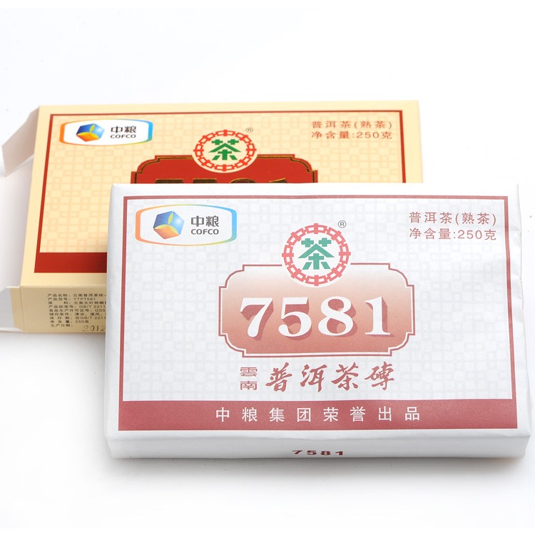 云南普洱茶 中茶品牌 2012年 7581 熟茶 250克砖茶 盒装茶汤与叶底图片